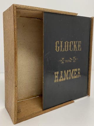 Glocke und Hammer
